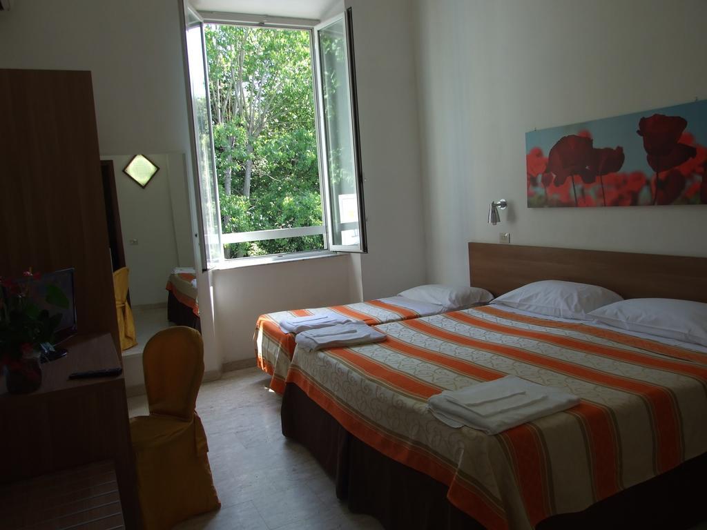 Hotel Derna Viareggio Kamer foto