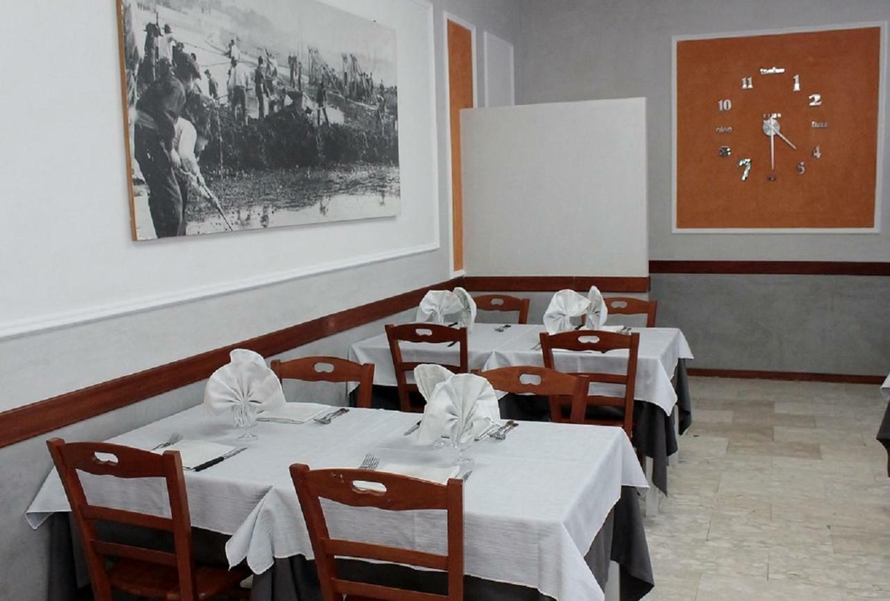 Hotel Derna Viareggio Buitenkant foto