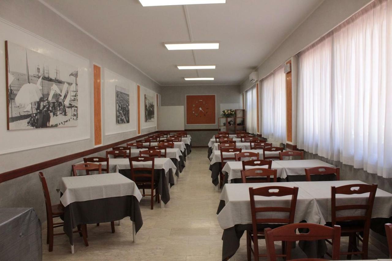 Hotel Derna Viareggio Buitenkant foto